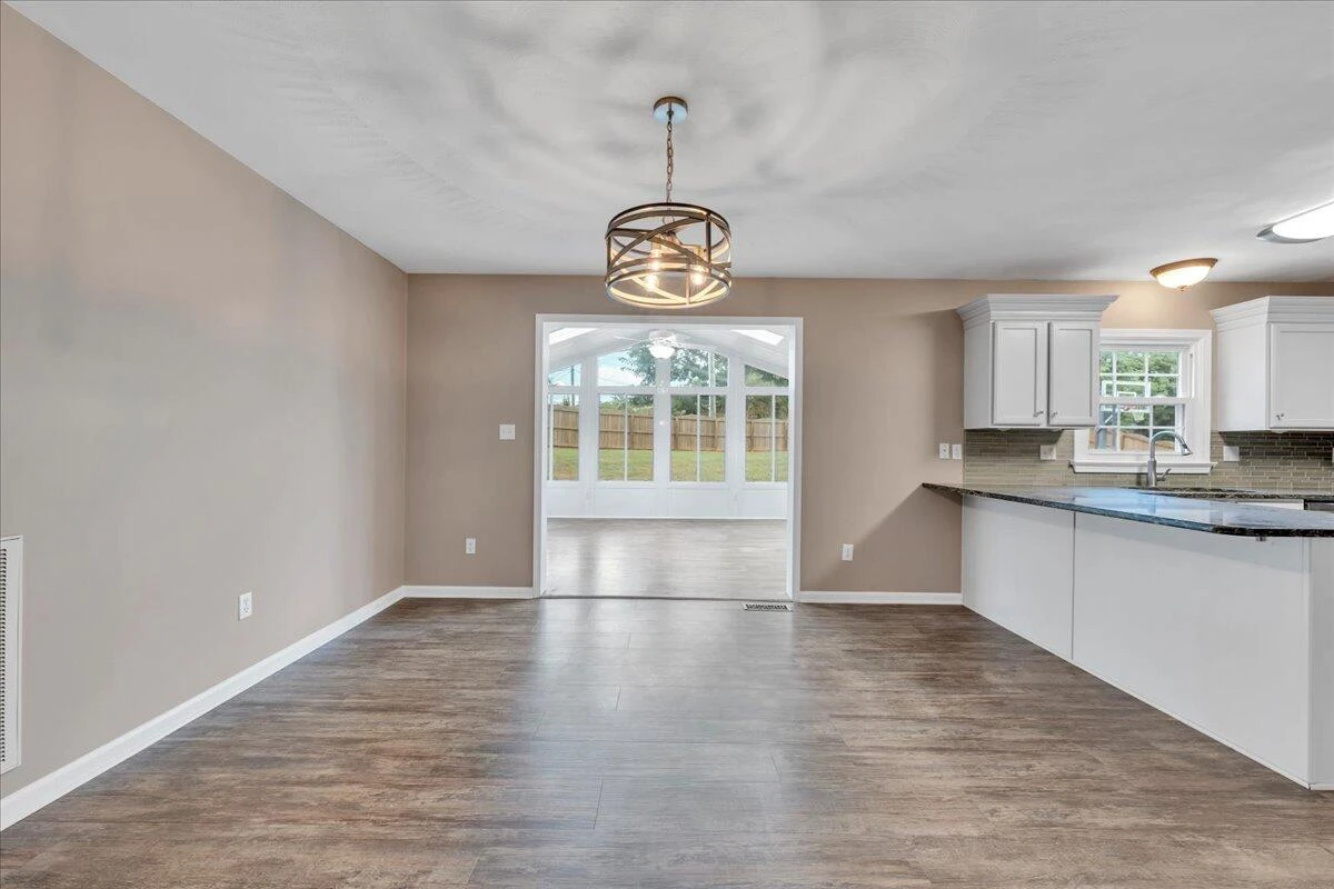 820 Harmon CIR - Photo 13