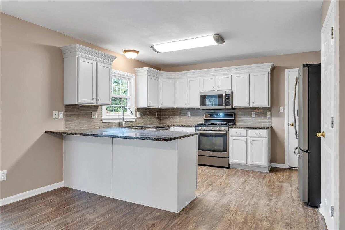 820 Harmon CIR - Photo 14