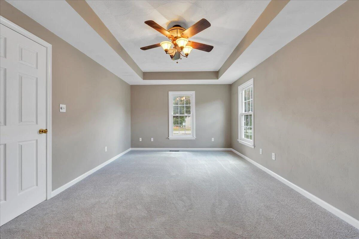 820 Harmon CIR - Photo 23