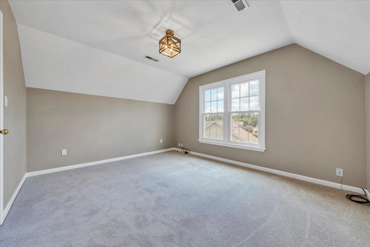 820 Harmon CIR - Photo 30