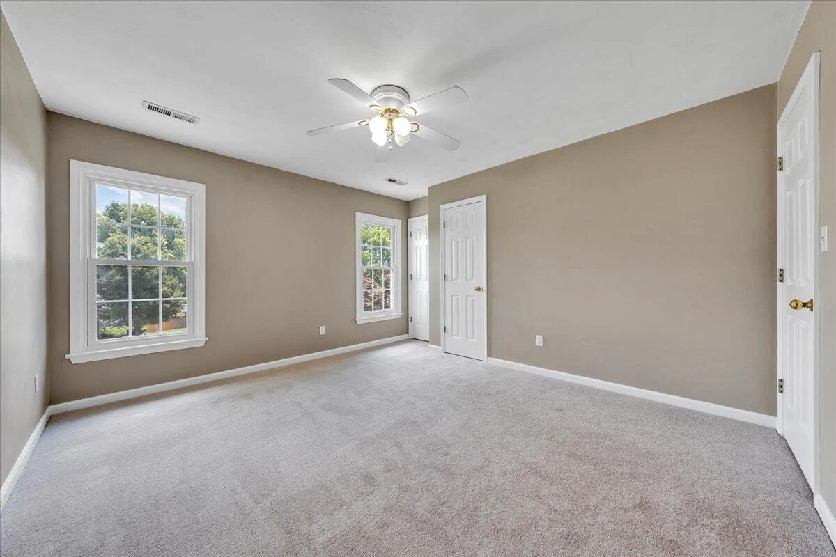 820 Harmon CIR - Photo 31