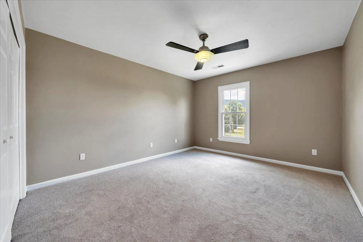 820 Harmon CIR - Photo 33