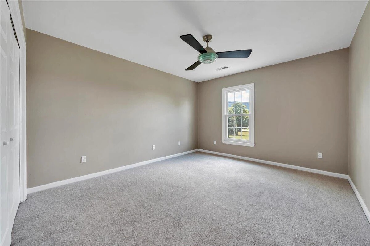820 Harmon CIR - Photo 34