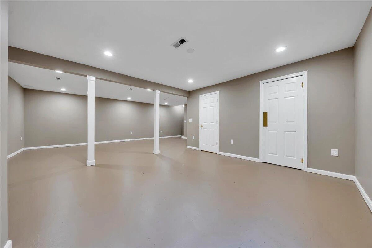 820 Harmon CIR - Photo 37