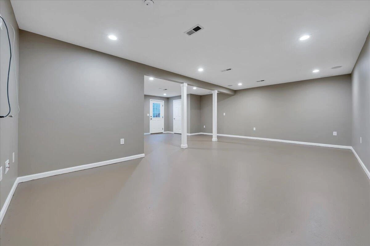 820 Harmon CIR - Photo 38