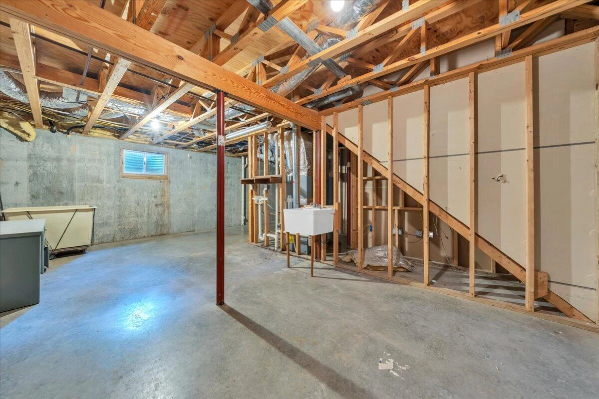 820 Harmon CIR - Photo 42