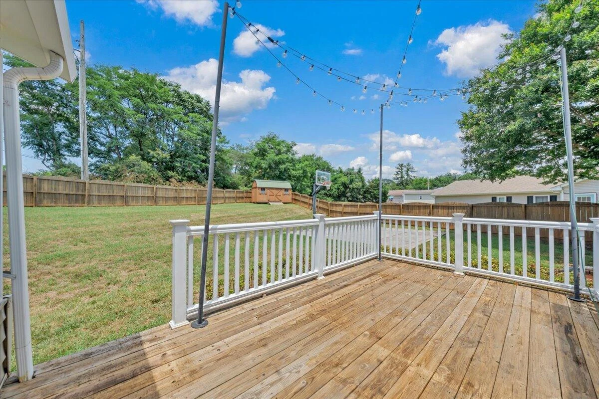 820 Harmon CIR - Photo 44