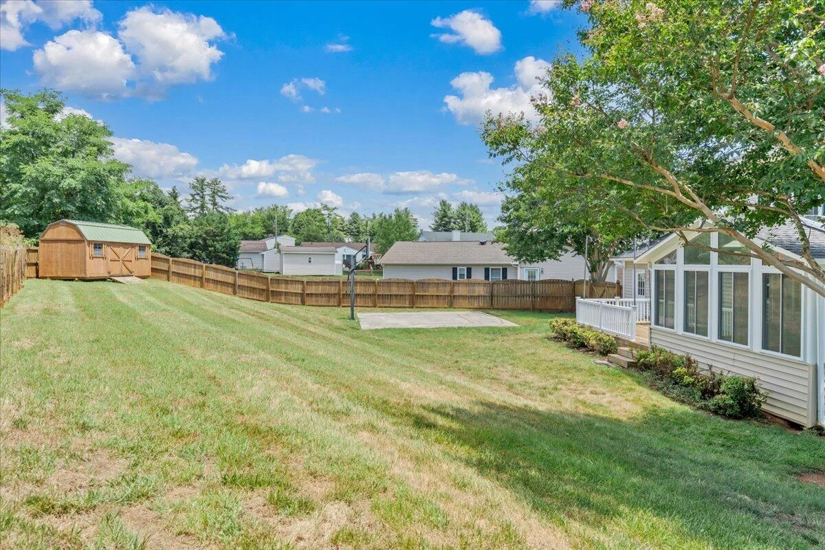 820 Harmon CIR - Photo 51