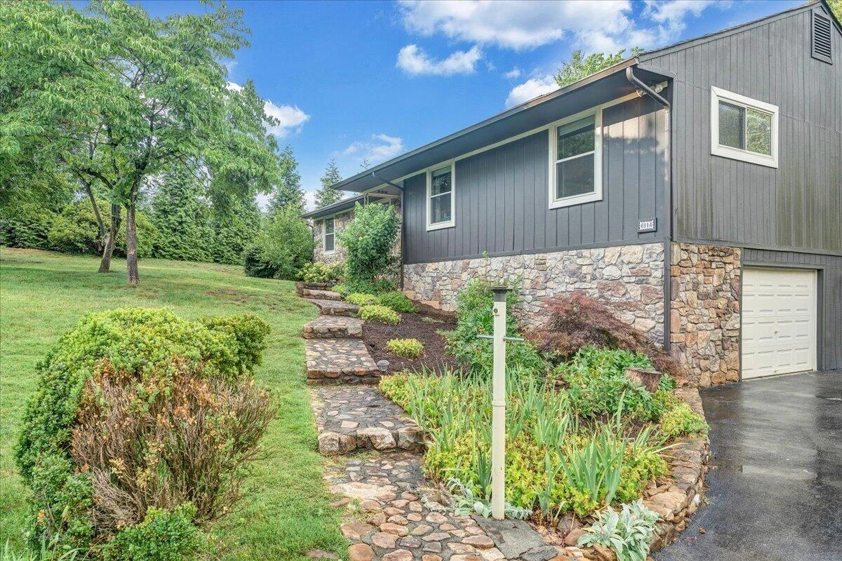 6114 Saddleridge CIR - Photo 29