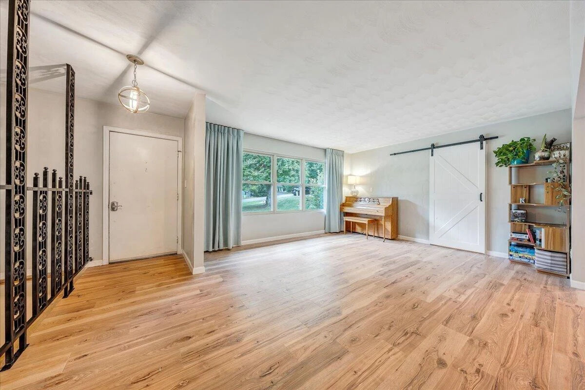 6114 Saddleridge CIR - Photo 4
