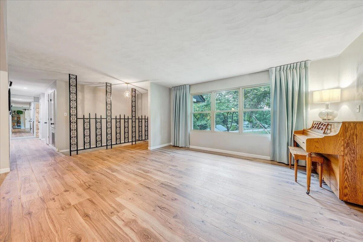 6114 Saddleridge CIR - Photo 5
