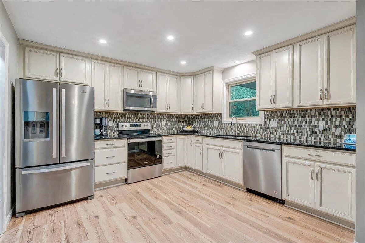 6114 Saddleridge CIR - Photo 8