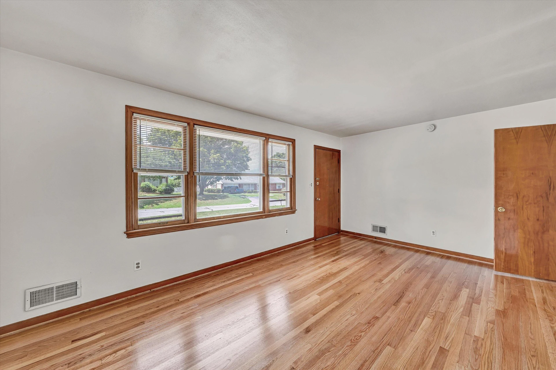 1619 Michael ST NW - Photo 3