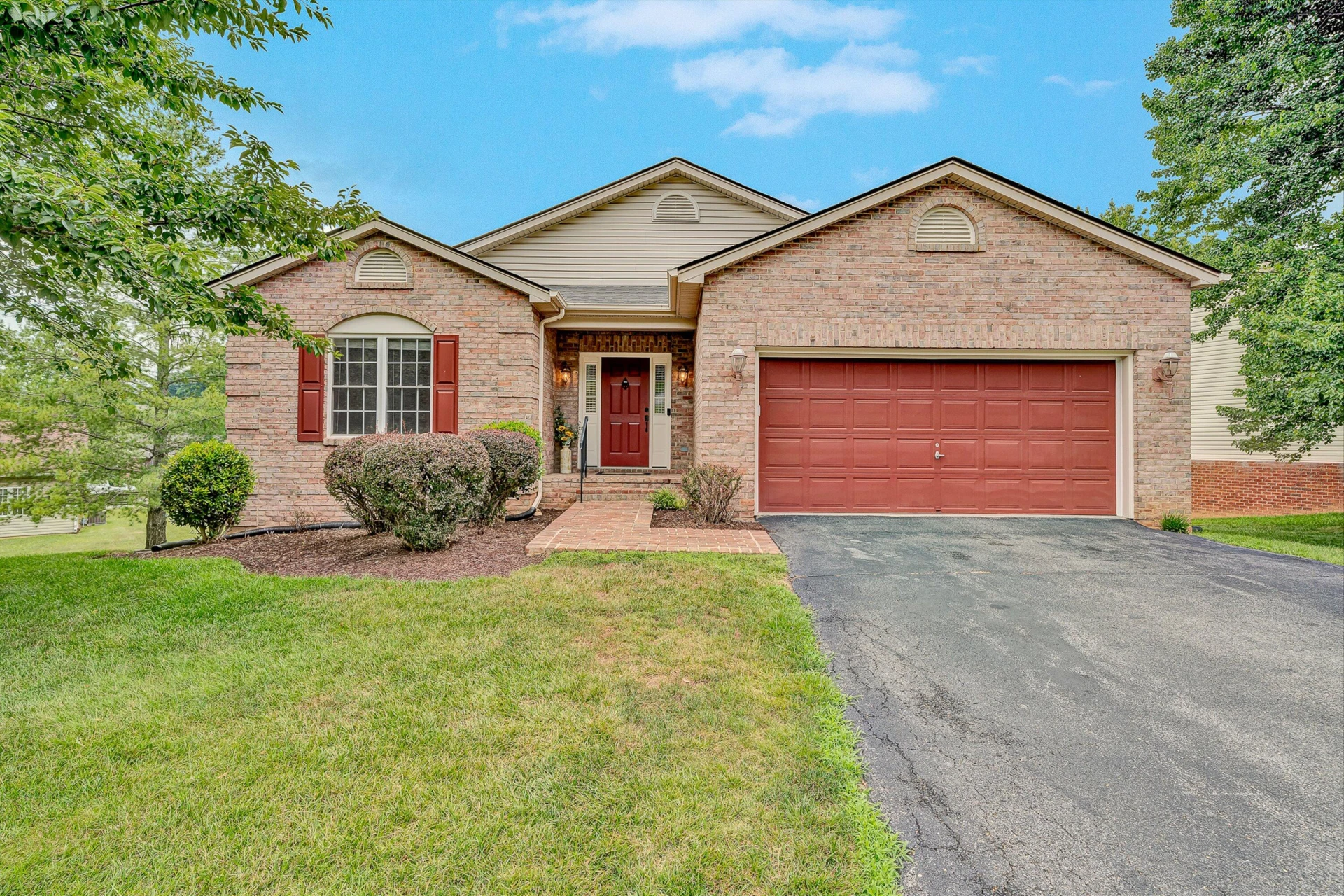 4018 Overlook Trail DR - Photo 2