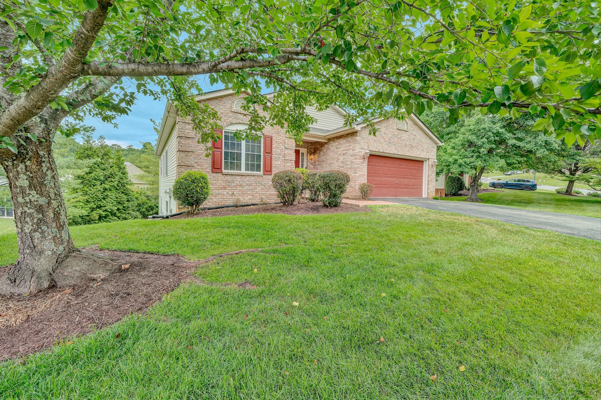 4018 Overlook Trail DR - Photo 4