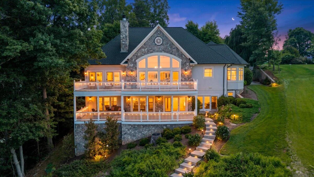 145 Lake Shore DR - Photo 2