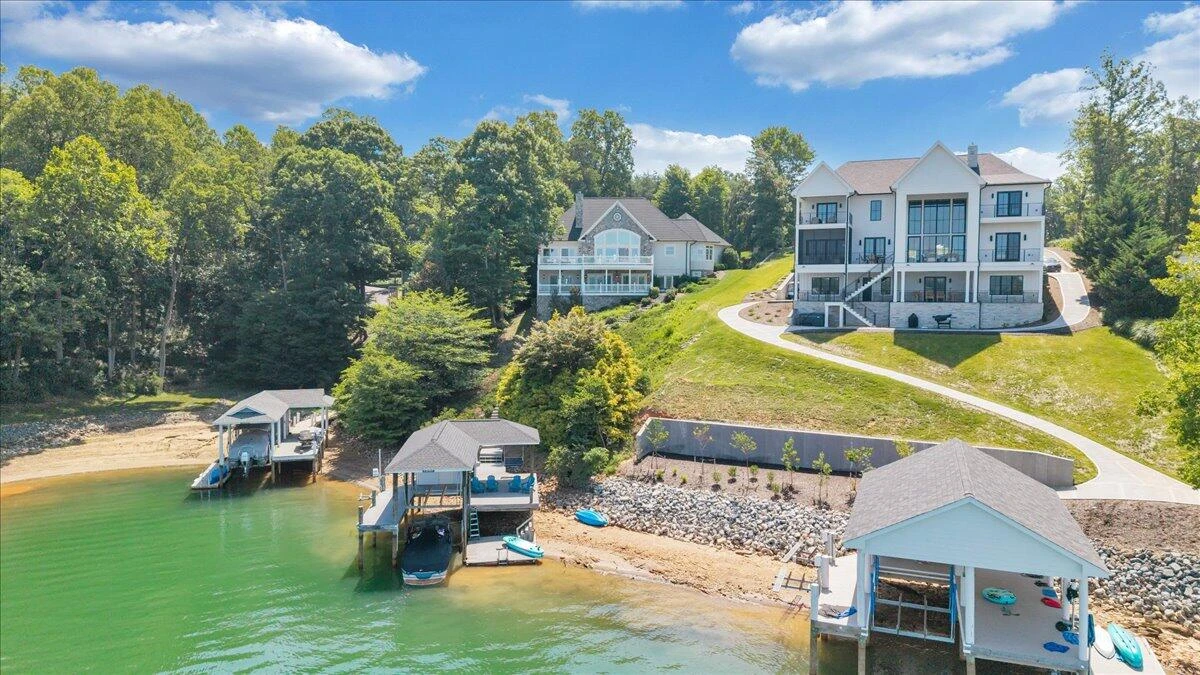 145 Lake Shore DR - Photo 7