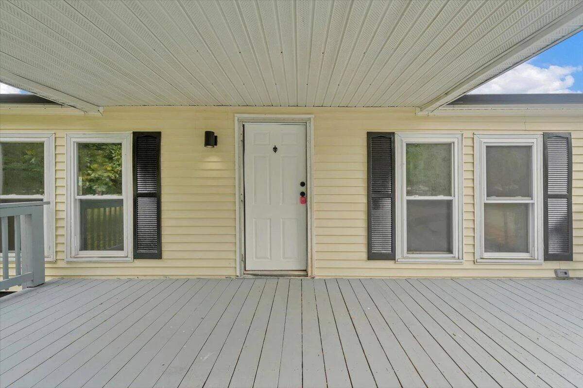 104 Fresh Meadow LN - Photo 2