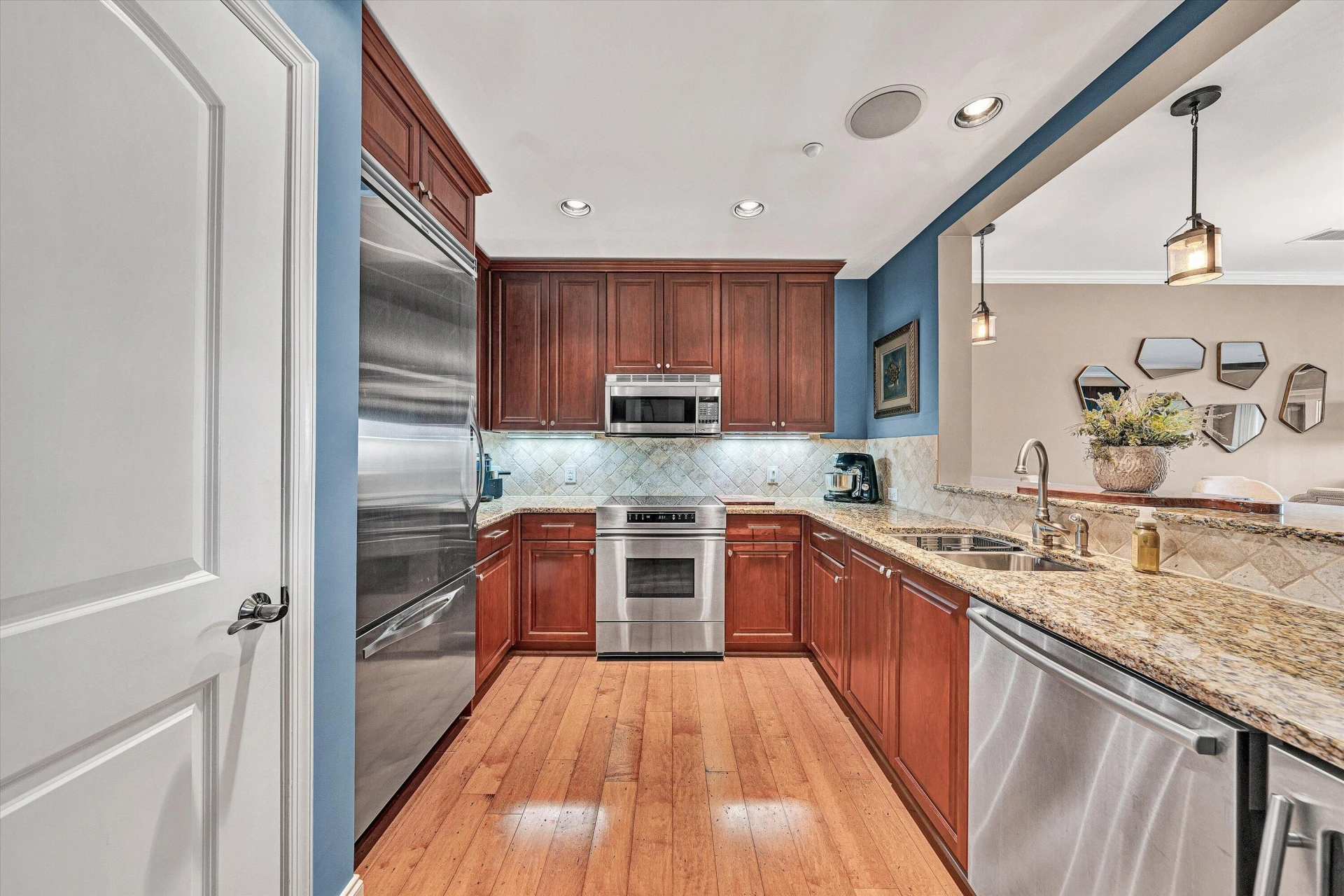 100 Bridgewater Pointe PL #UNIT 607 - Photo 15