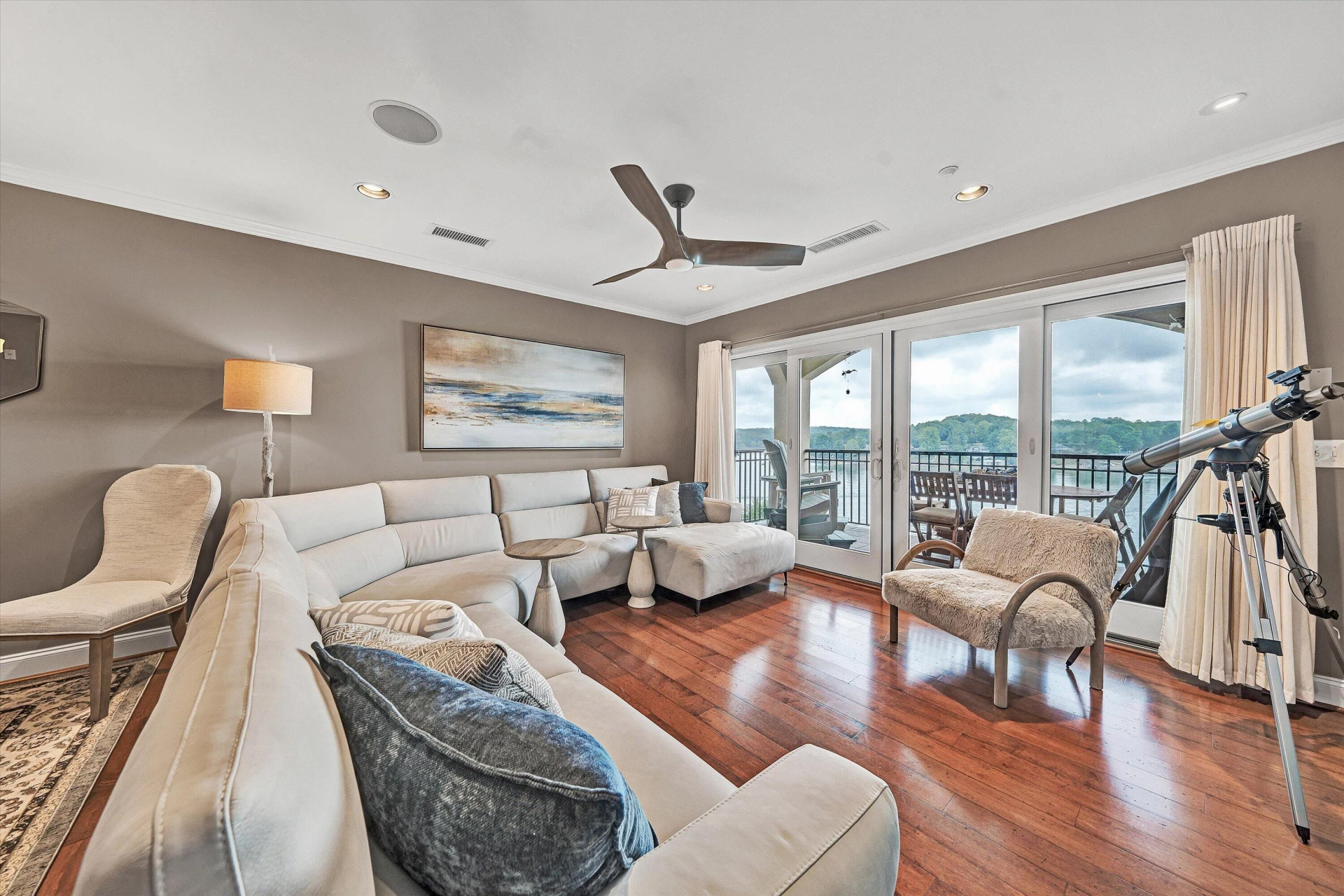 100 Bridgewater Pointe PL #UNIT 607 - Photo 3