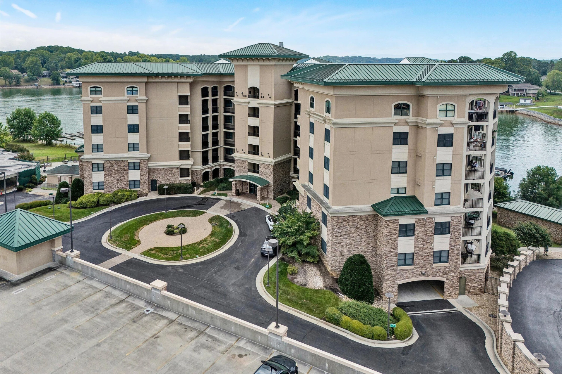100 Bridgewater Pointe PL #UNIT 607 - Photo 5