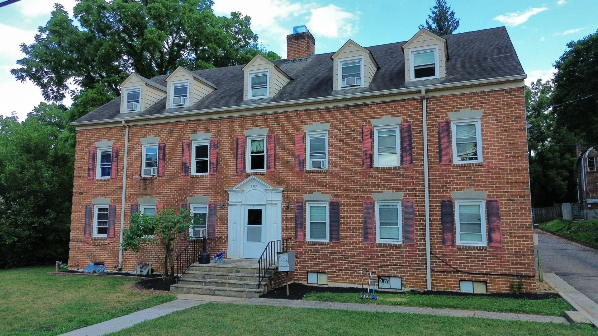 2813 Clarendon AVE NW