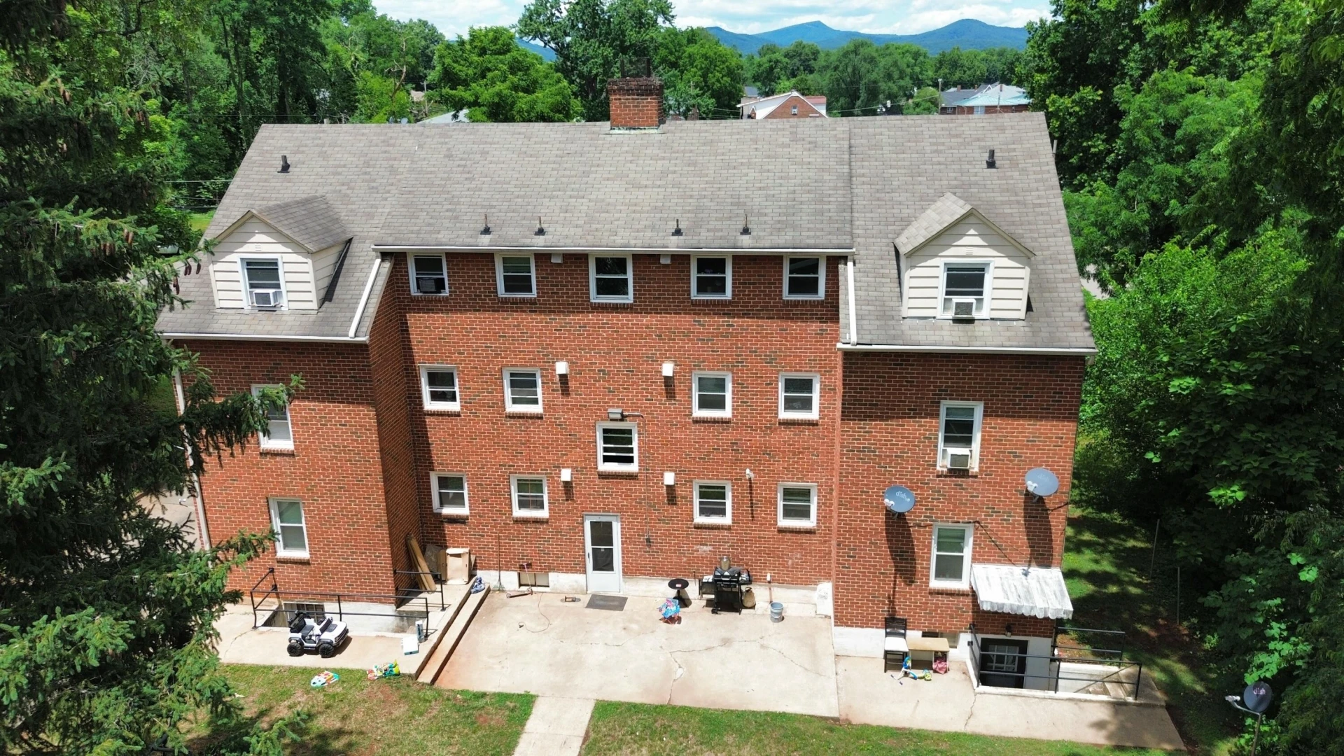 2813 Clarendon AVE NW - Photo 4
