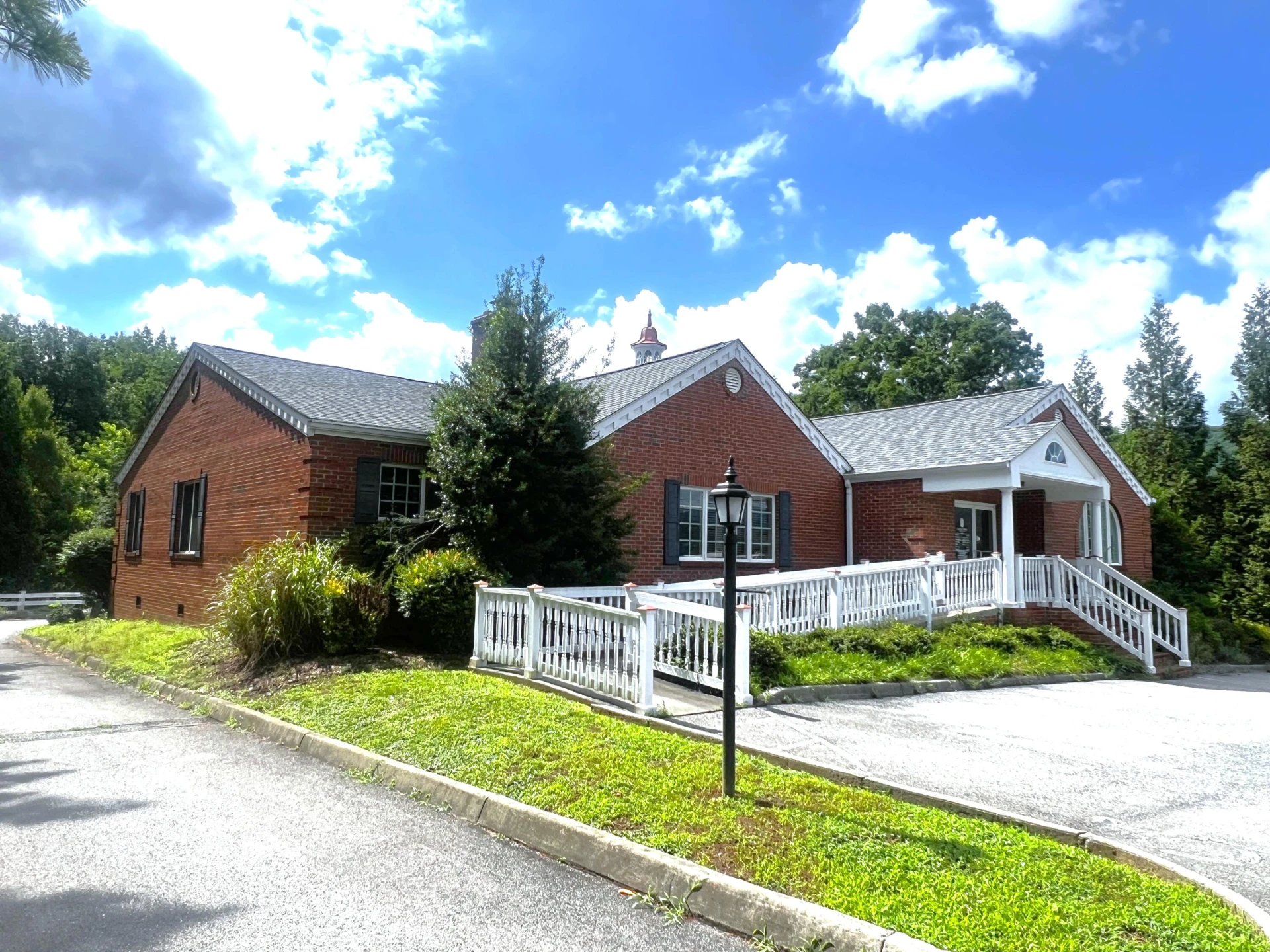 5604 Starkey RD