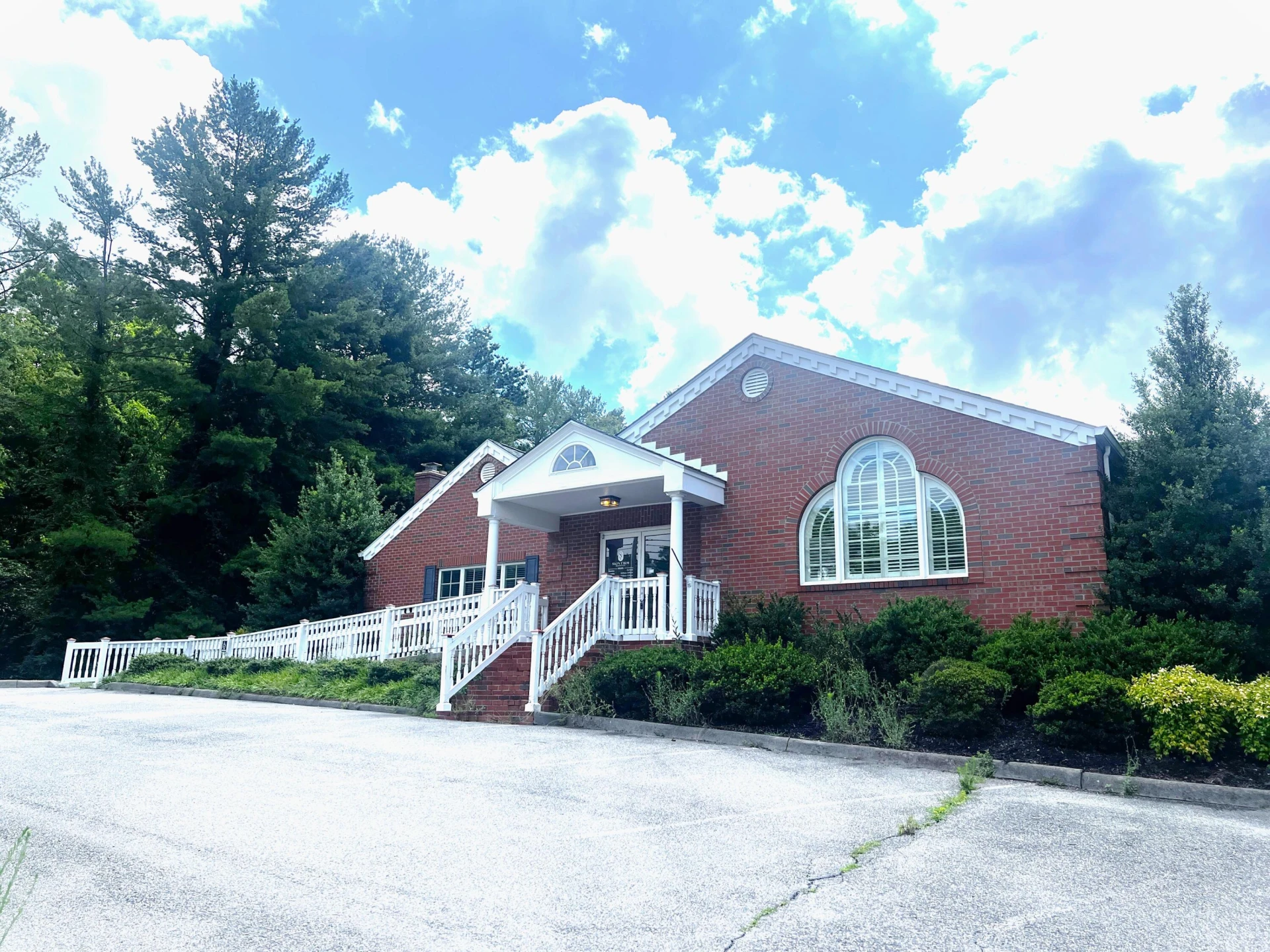 5604 Starkey RD - Photo 2