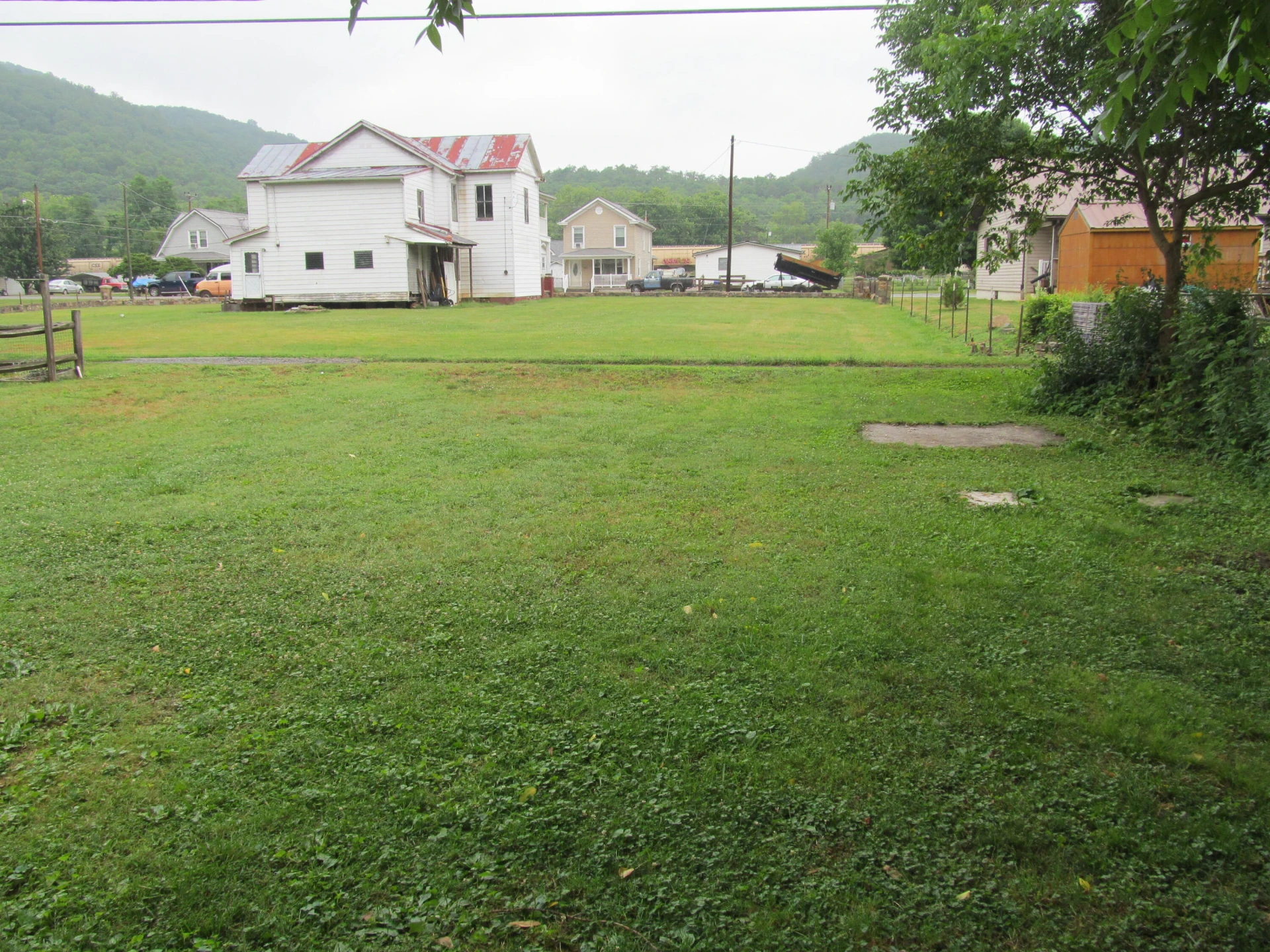307 Market AVE - Photo 3