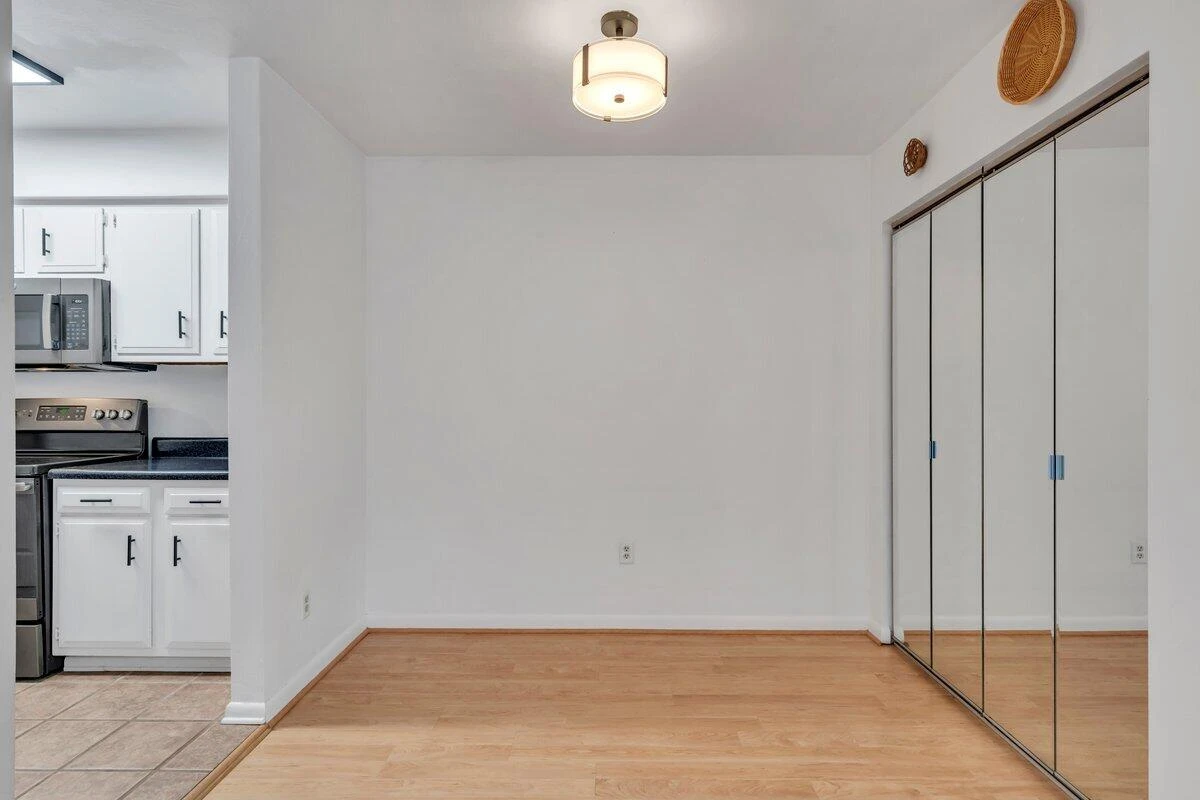 7121 Pine CT - Photo 11