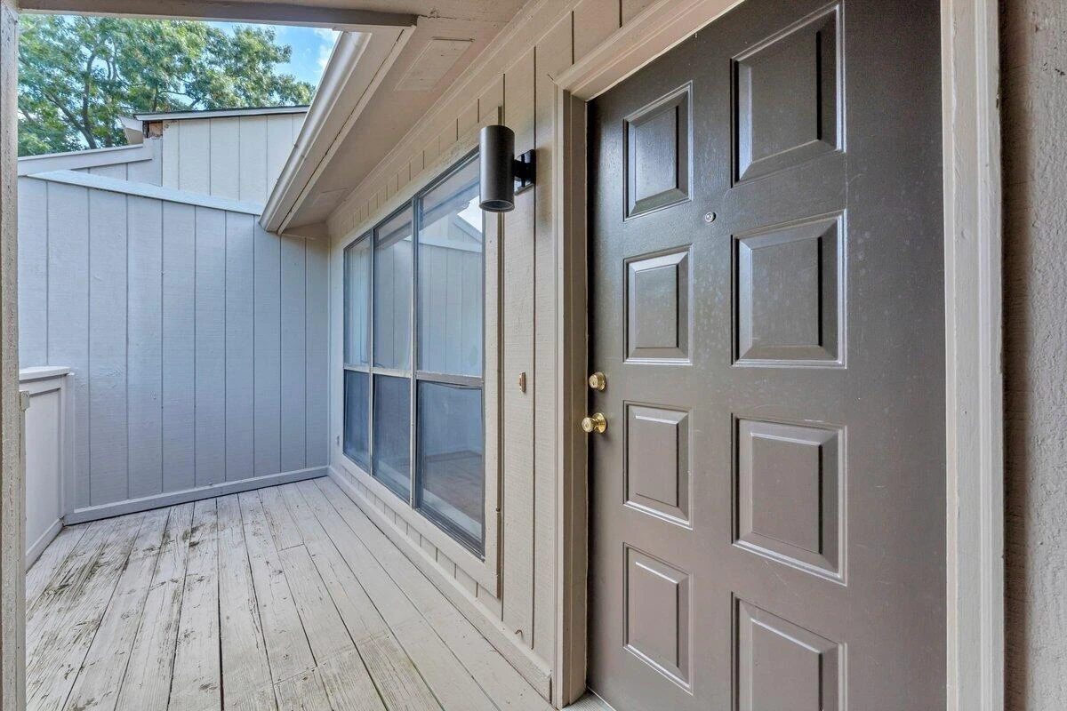 7121 Pine CT - Photo 2