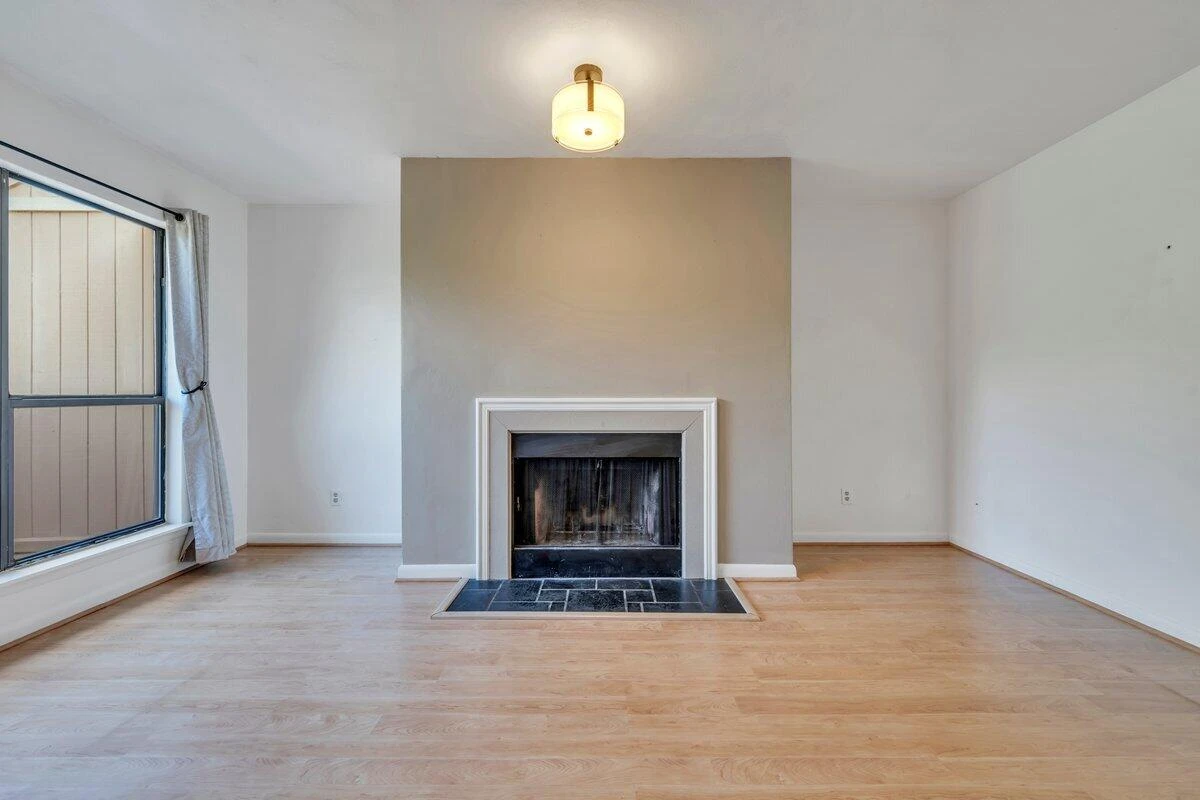 7121 Pine CT - Photo 4
