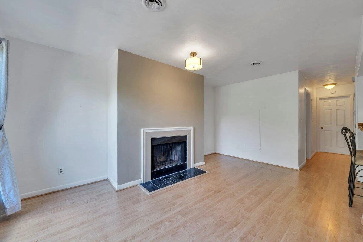 7121 Pine CT - Photo 5