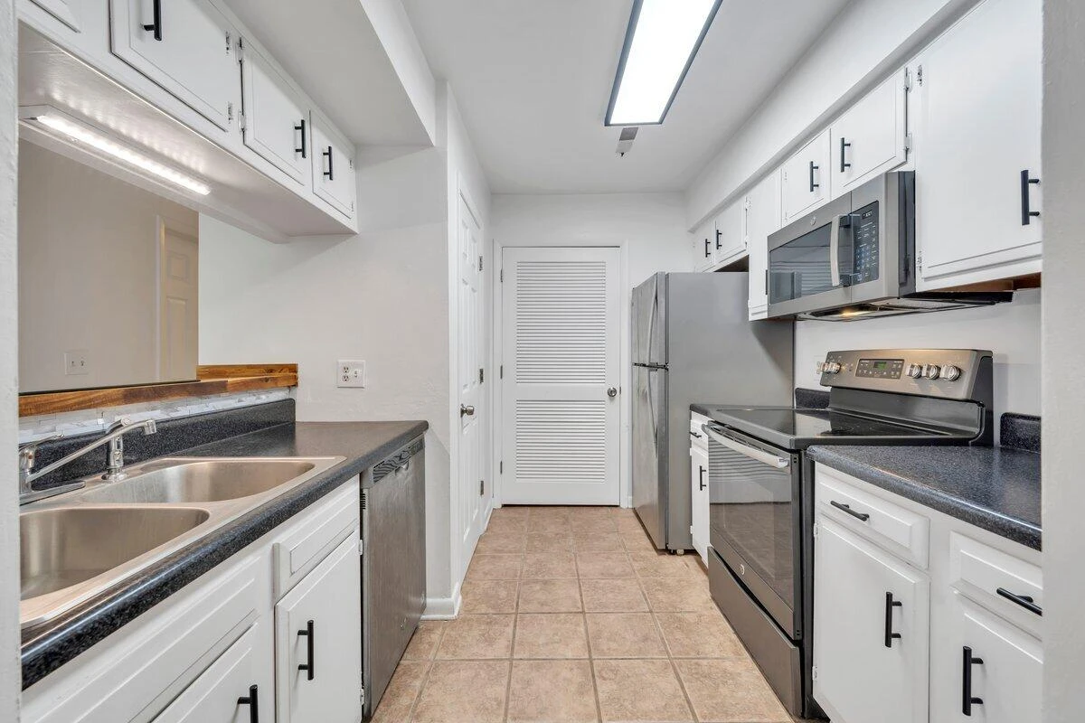 7121 Pine CT - Photo 7
