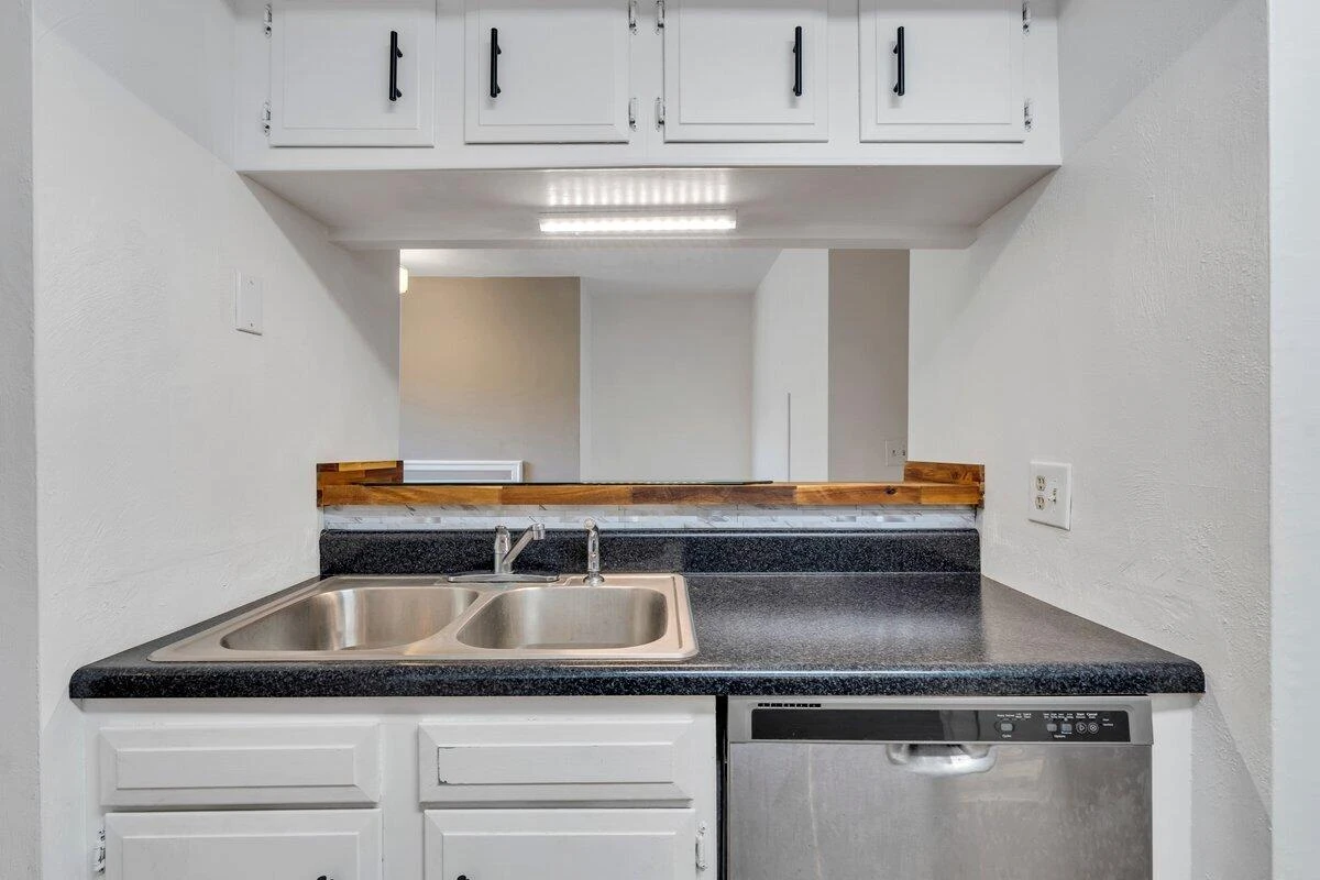 7121 Pine CT - Photo 9
