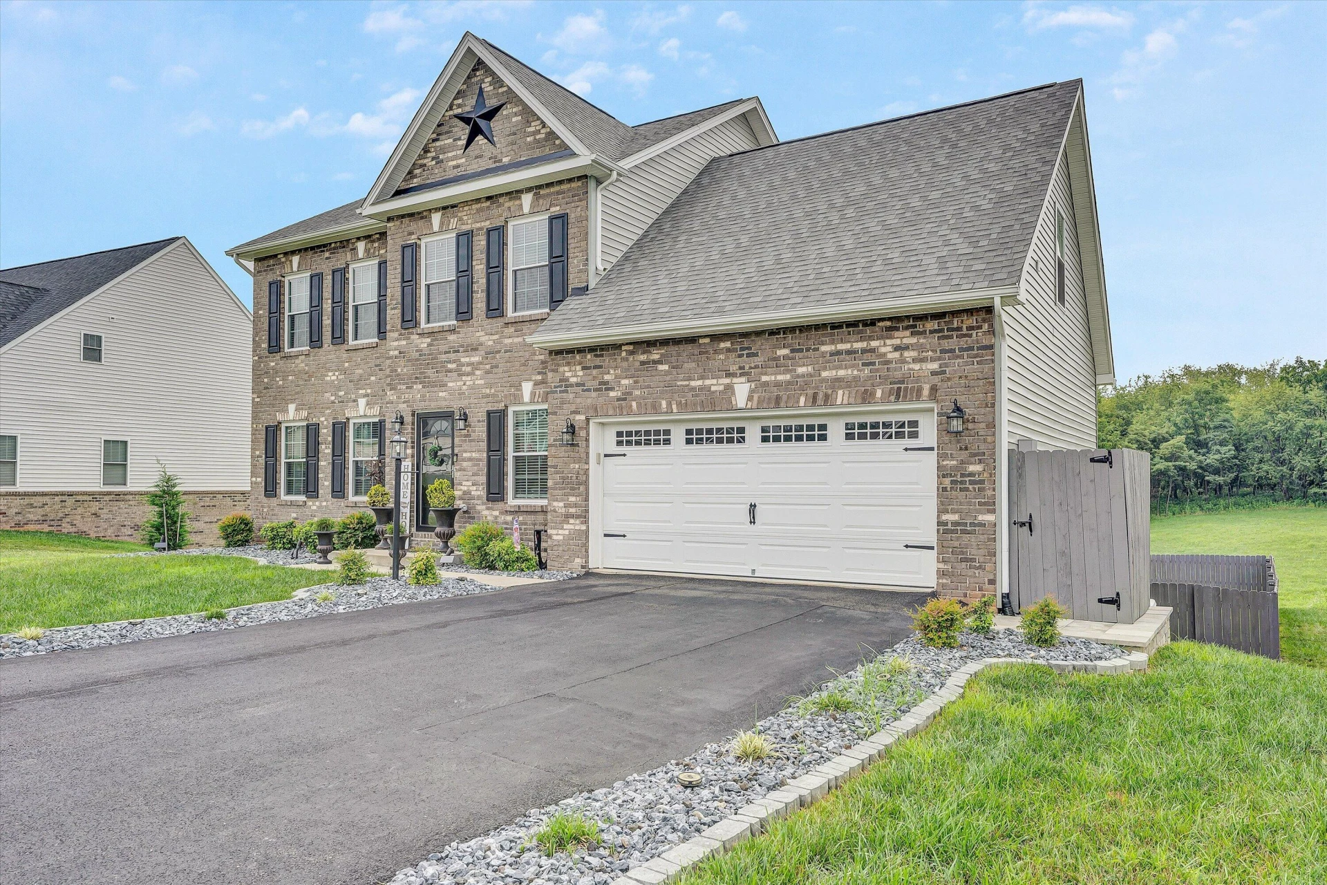 595 Spring Grove DR - Photo 2