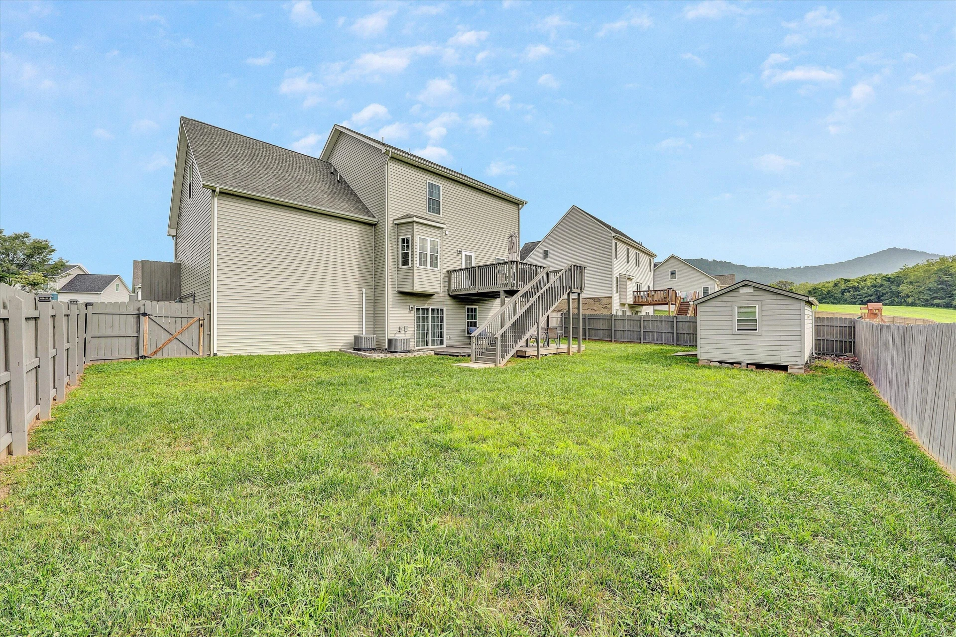 595 Spring Grove DR - Photo 38