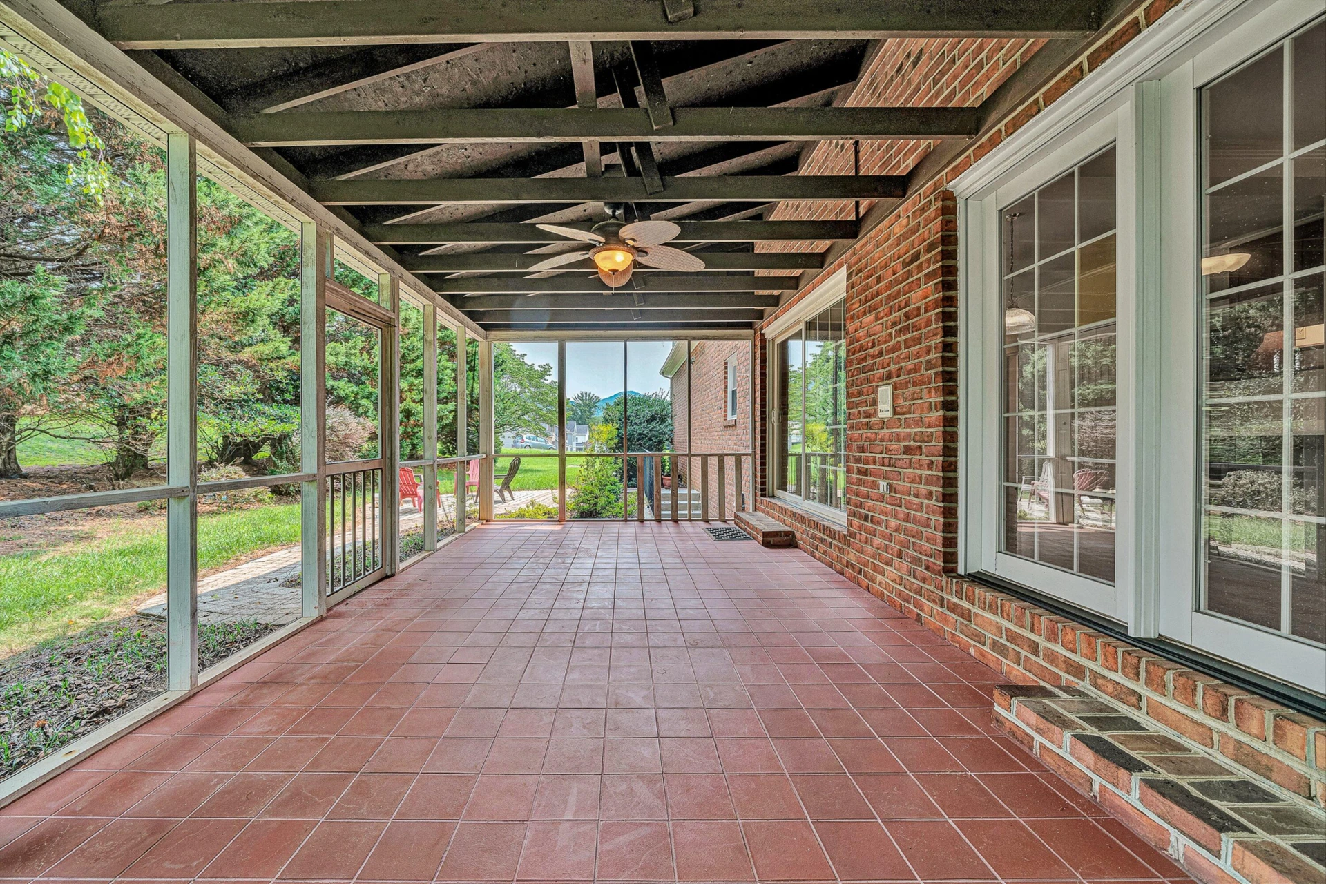 1840 Mountain View RD - Photo 16