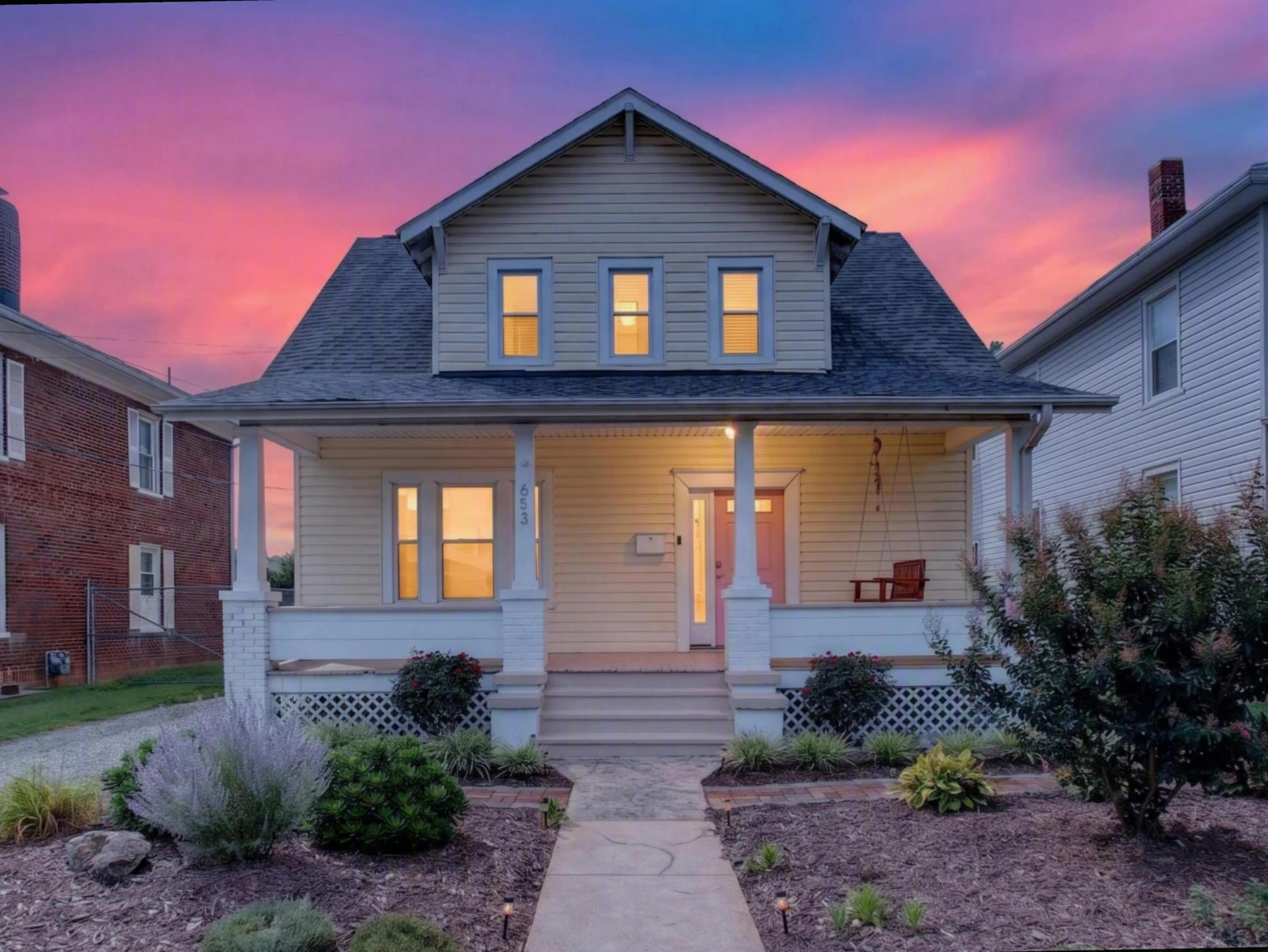 653 Murray AVE SE - Photo 2