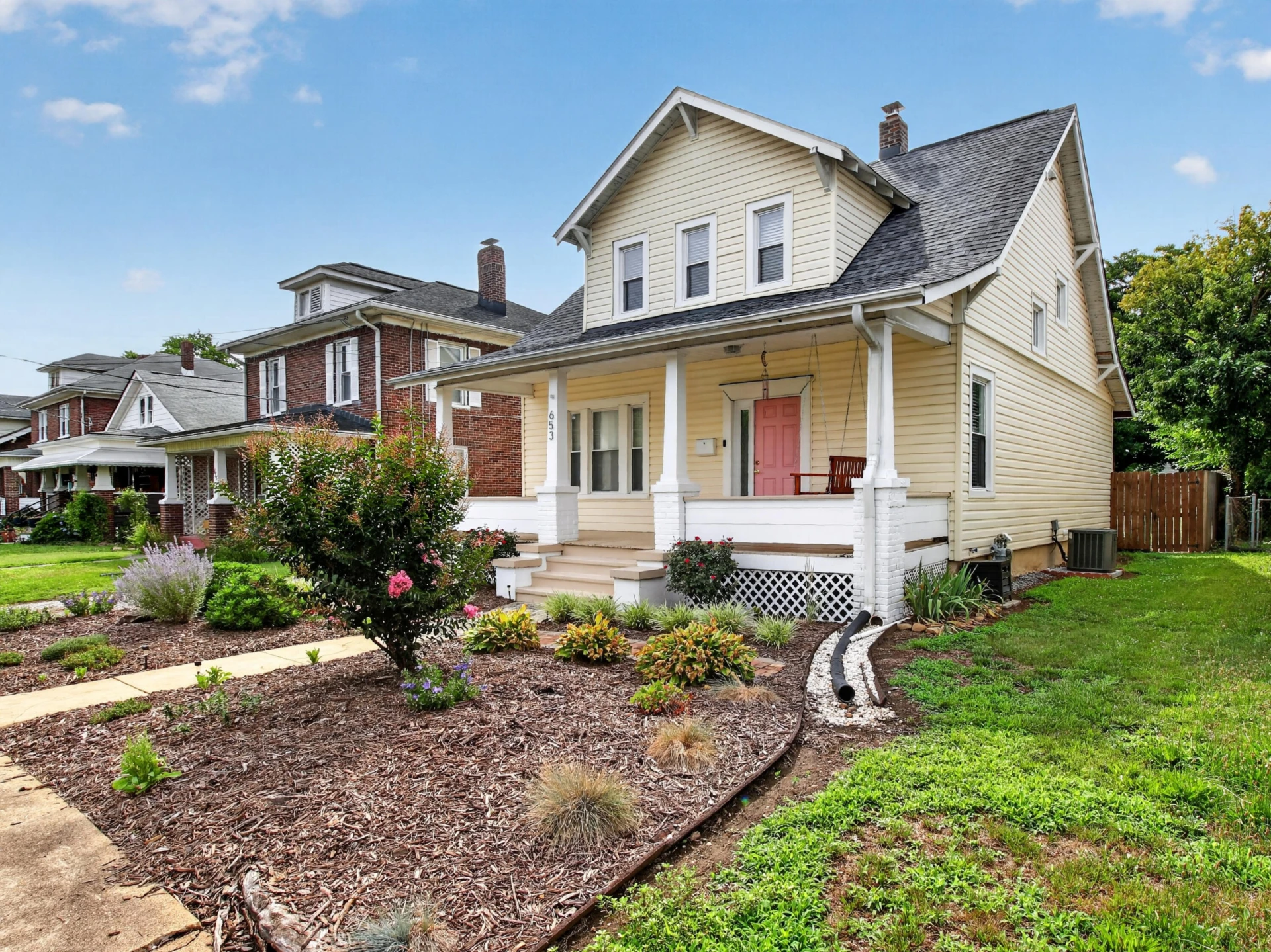 653 Murray AVE SE - Photo 3