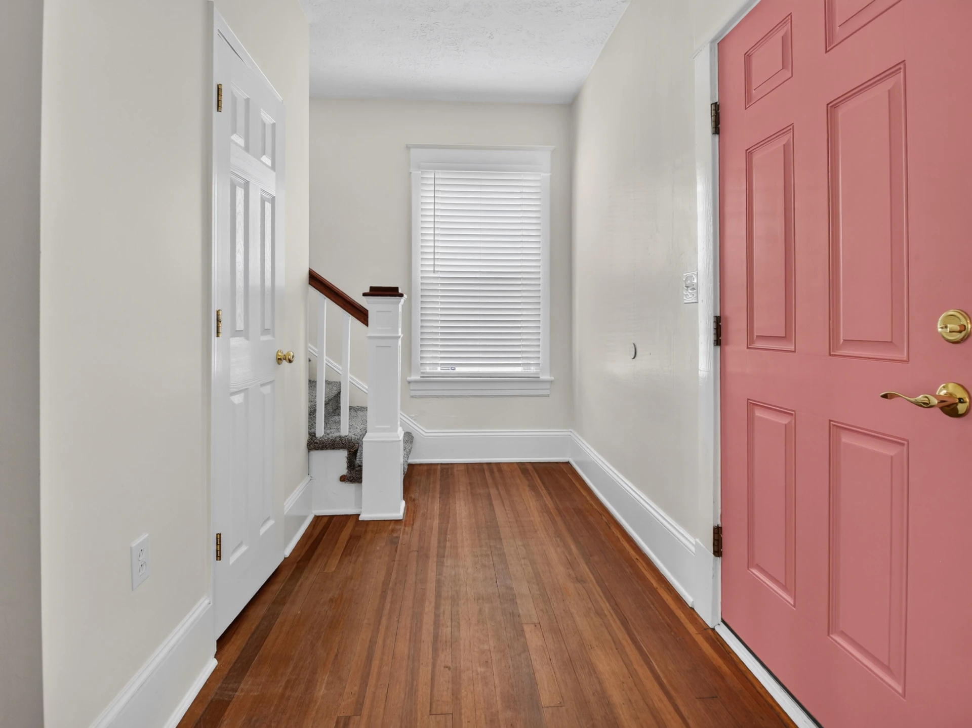 653 Murray AVE SE - Photo 5