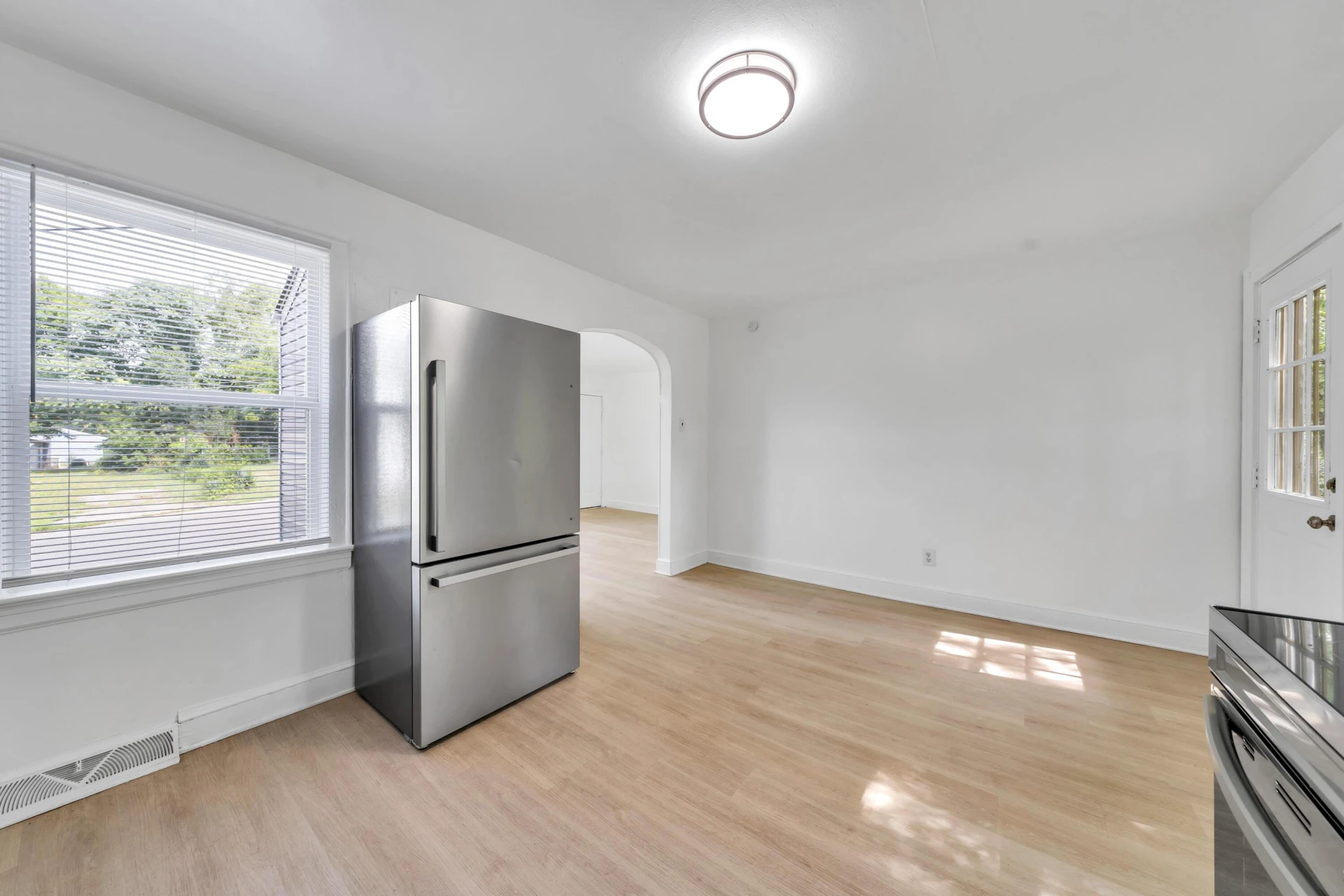 1301 Monroe ST NW - Photo 11