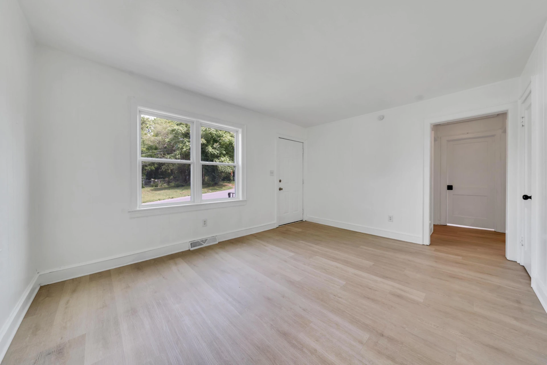 1301 Monroe ST NW - Photo 5