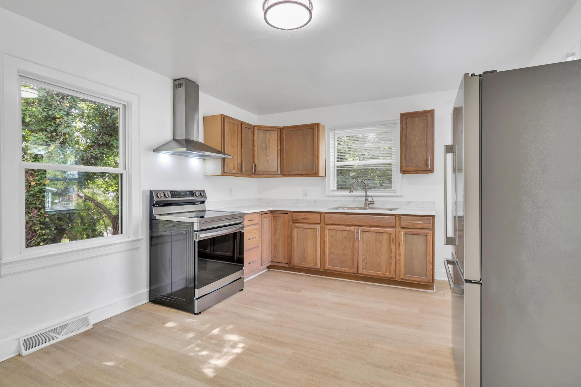 1301 Monroe ST NW - Photo 8