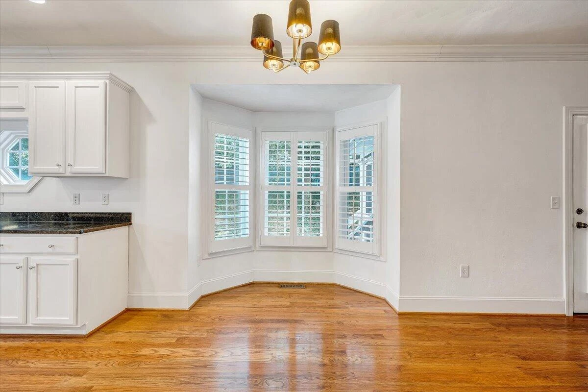 706 Bradford CIR - Photo 12