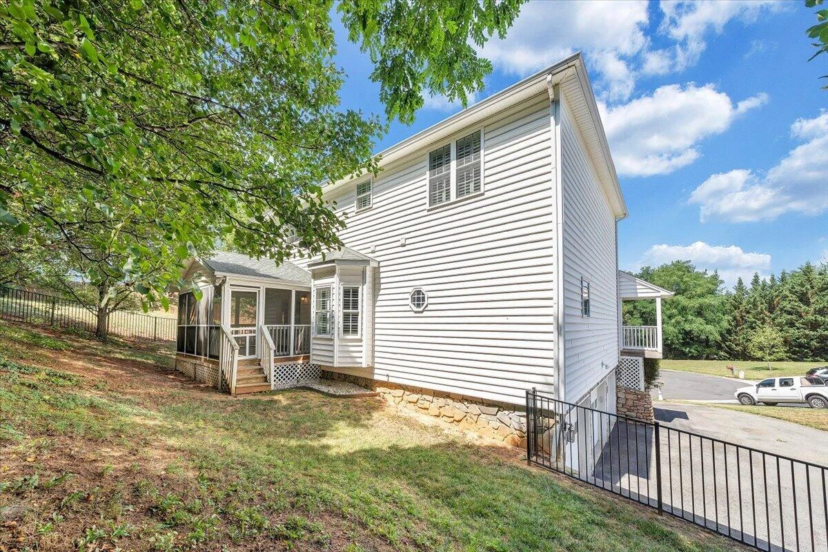 706 Bradford CIR - Photo 39