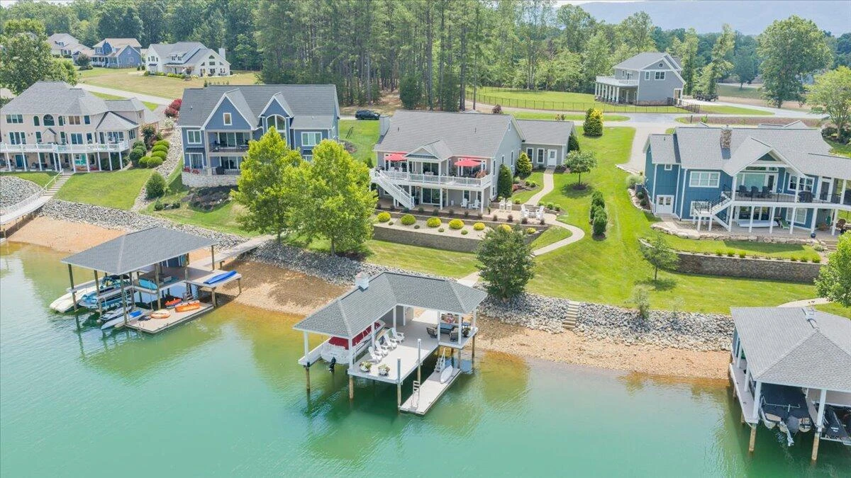 290 Sunset Pointe DR - Photo 2
