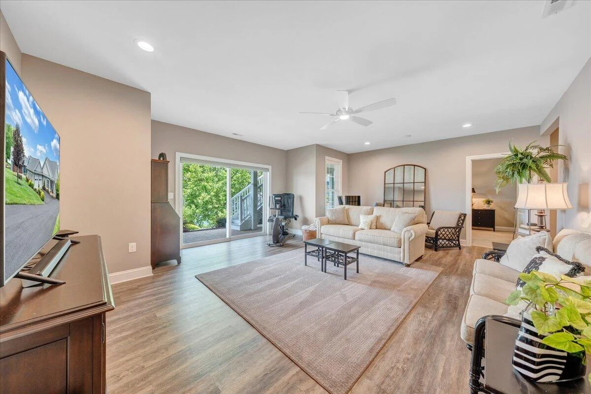 290 Sunset Pointe DR - Photo 28
