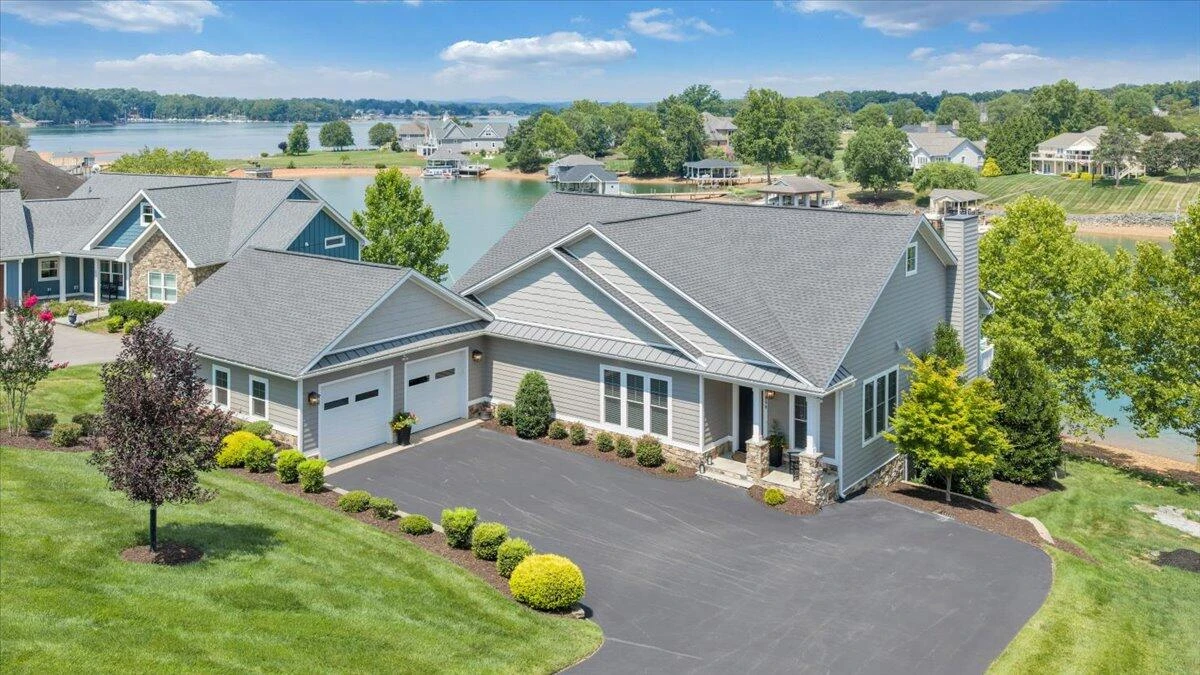 290 Sunset Pointe DR - Photo 3